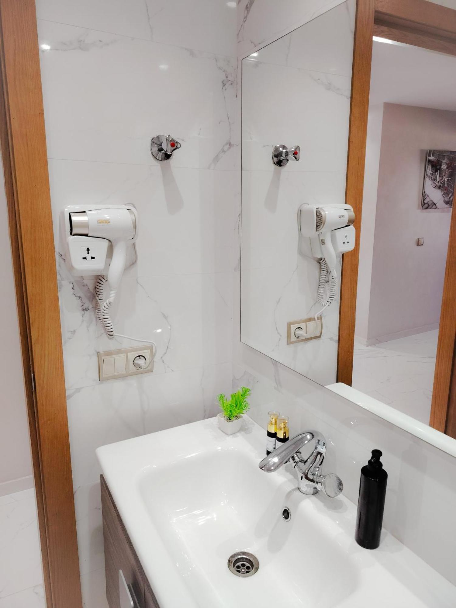 Super Apartement Totalement Neuf A Cote De Marjane Avec La Climatisation Et Wifi Tangeri Esterno foto