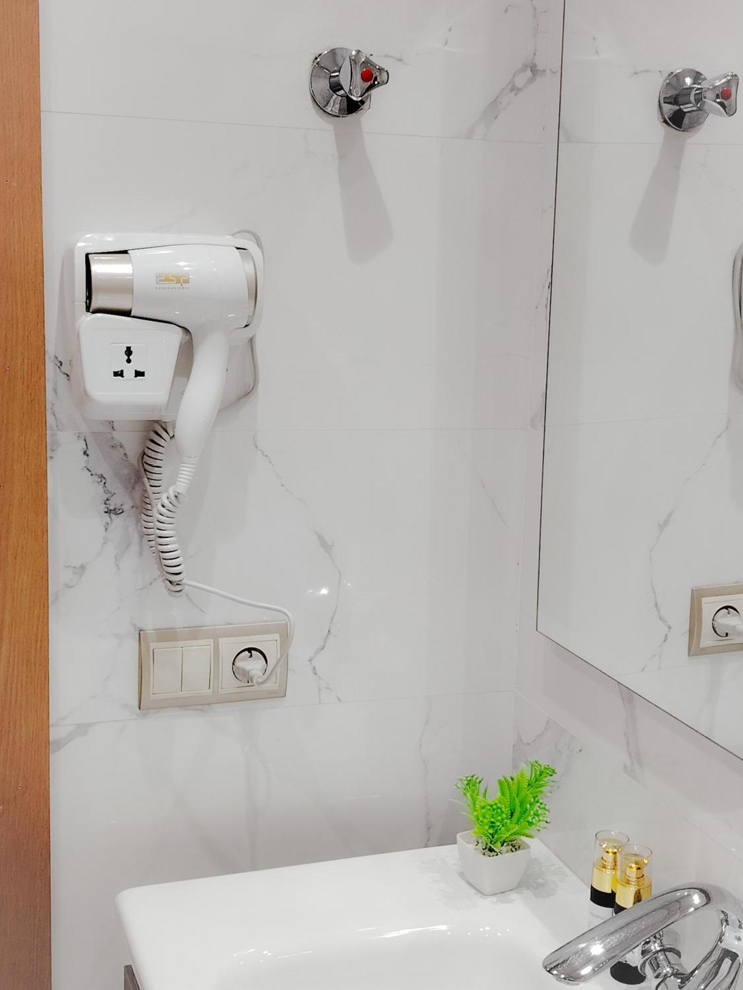 Super Apartement Totalement Neuf A Cote De Marjane Avec La Climatisation Et Wifi Tangeri Esterno foto